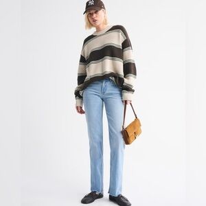 NWT Abercrombie & Fitch 90s Straight Ultra High Rise 29 Raw Hem